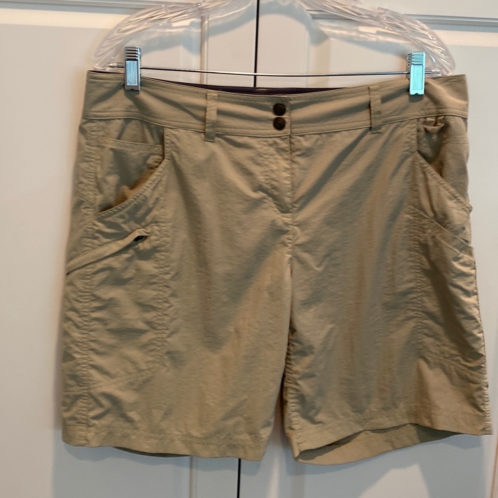 EXOFFICIO outdoor adventure shorts size 10 kaki 5 pockets. Premium dry fast NICE